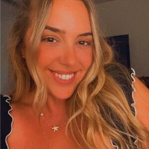 Meet your Posher, Angie